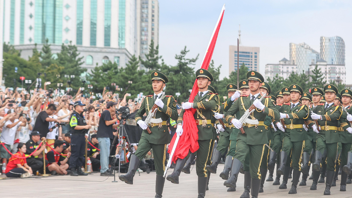 八一建军节 江西南昌举行升旗仪式
